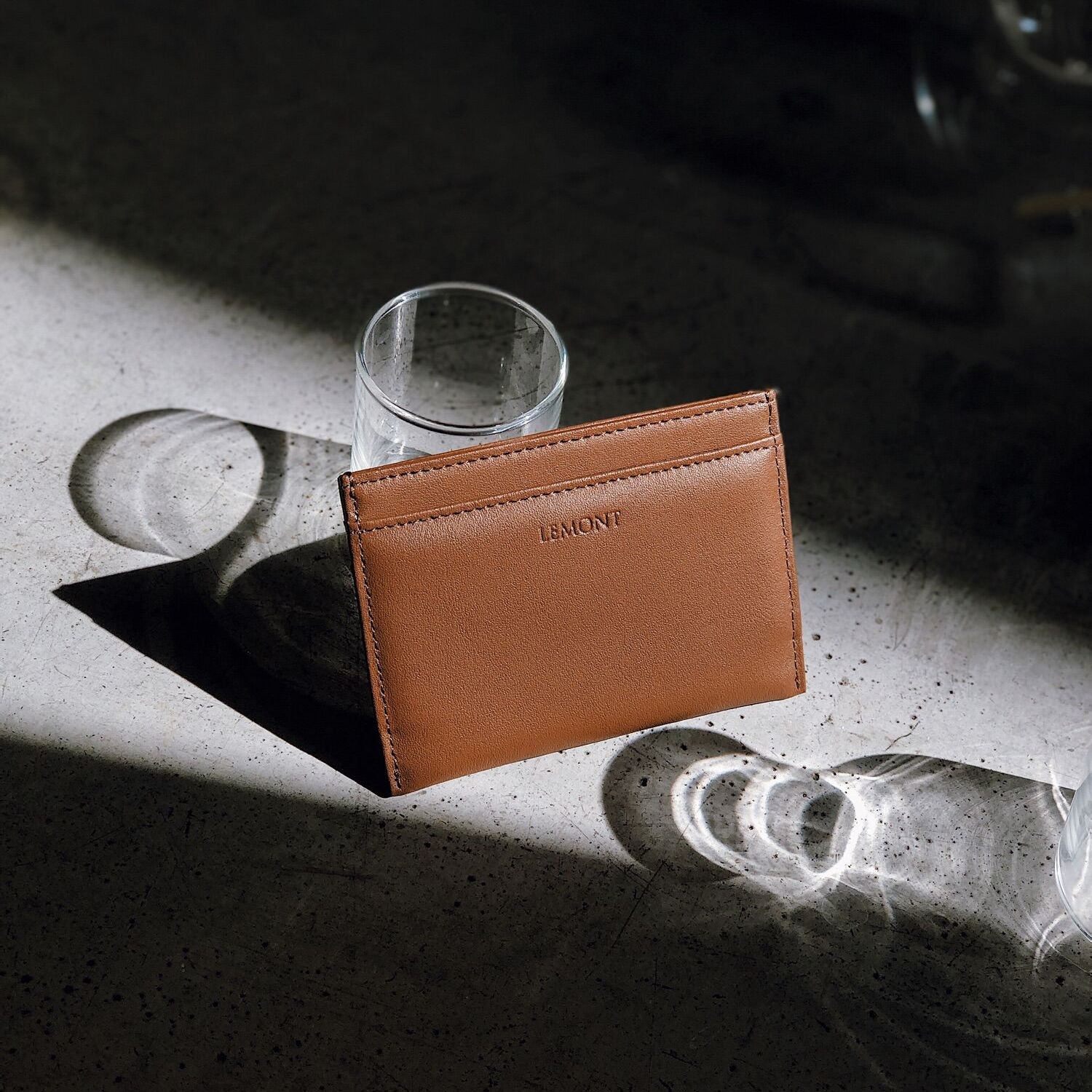 [Nhập LAZXuHuong05 - Giảm 70k/499k]Ví đựng thẻ Crush chính hãng Lemont, da bò thật, nhỏ gọn