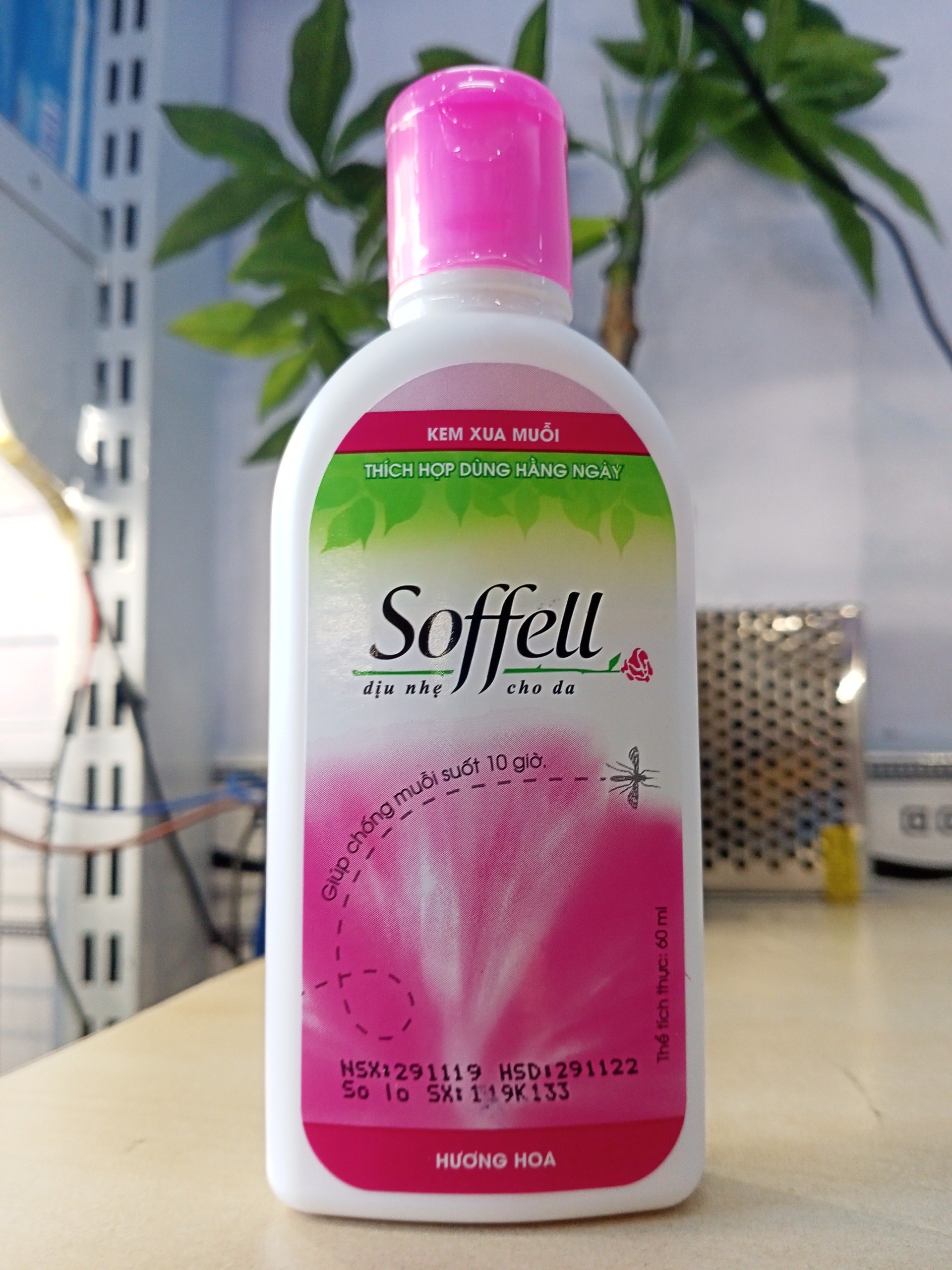 Kem xua muỗi Soffell chai 60ml hương hoa