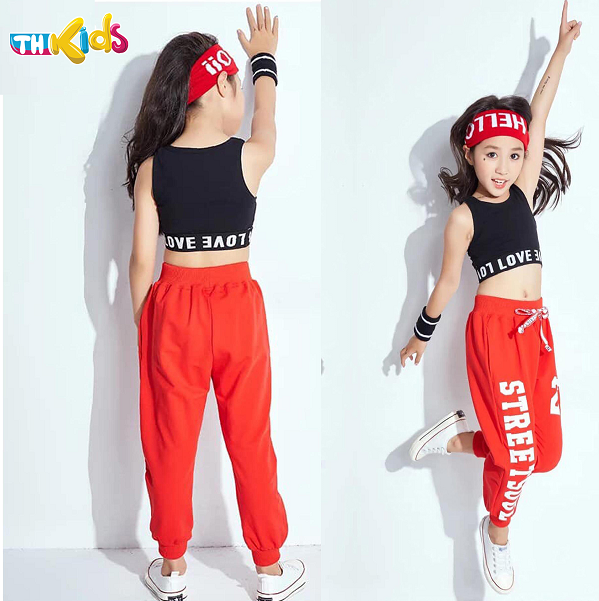 Áo Ba Lỗ Đen - Quần Đỏ 23