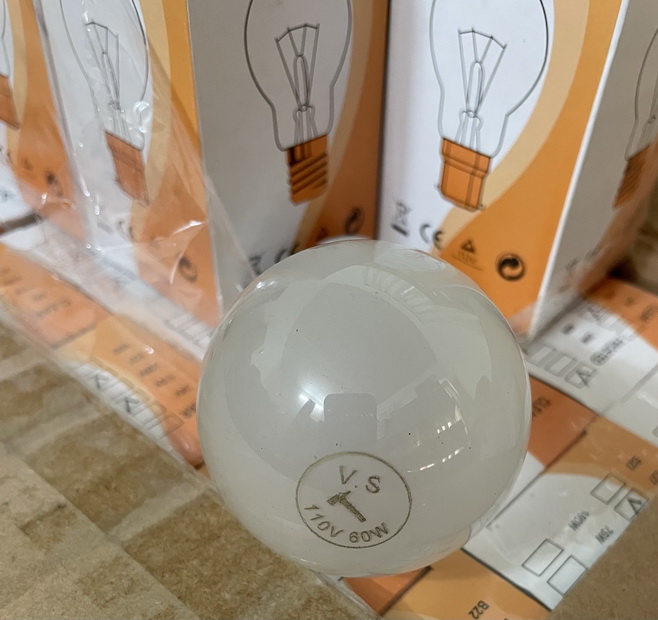 Compo 10 bóng đèn sợi đốt (dây tóc) thủy tinh đục chống rung E27 110V 60W (LAMP VS FROSTED E-27 110-120V 60W - IMPA 790106)