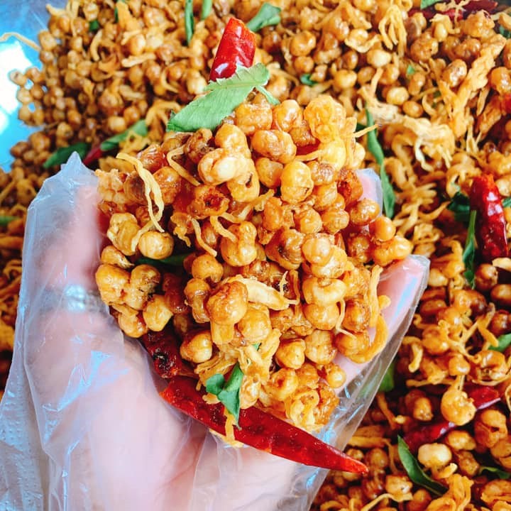 500gr bắp lắc khô gà lá chanh / ngô cay