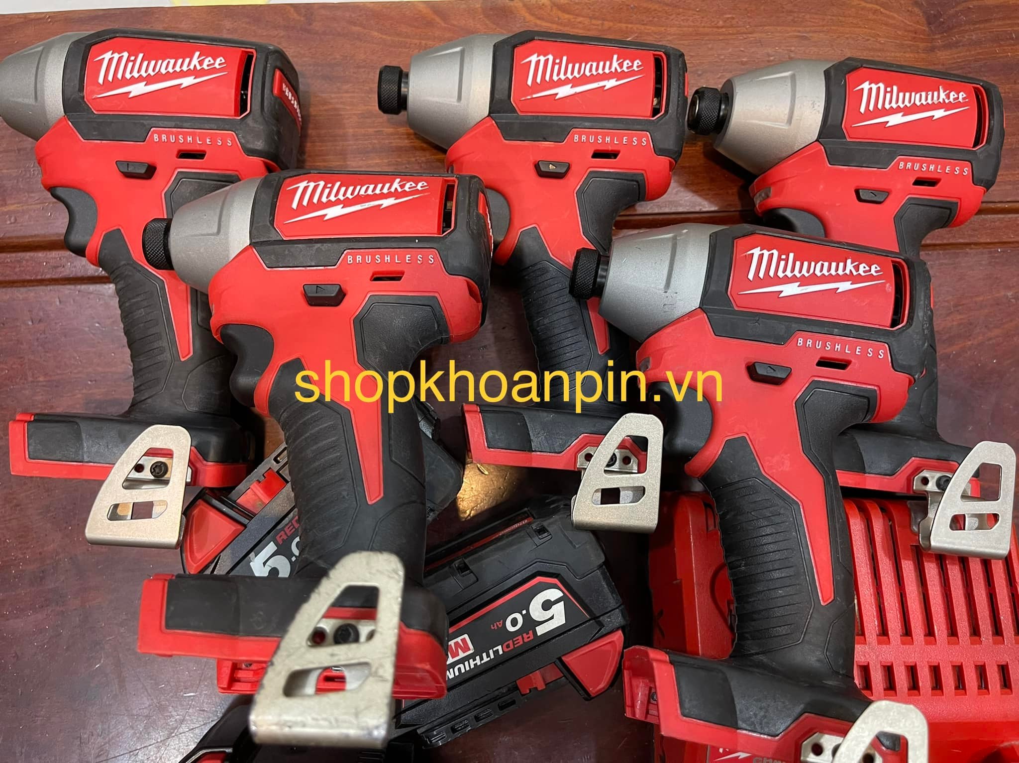 Máy vặn vít Milwaukee 2750 hàng lướt 95% thân máy ko than