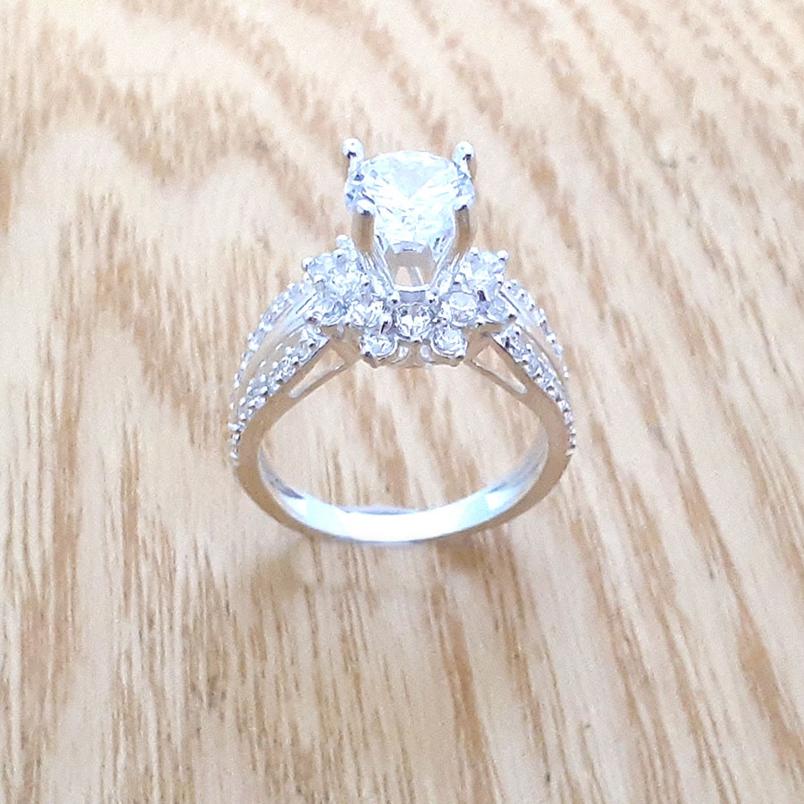 Nhẫn nữ bạc kết đá tấm  ổ cao gắn đá kim cương nhân tạo 100% chất liệu bạc thật không xi mạ có thể chỉnh size theo yêu cầu - QTNU56