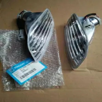 Cặp xi nhan trước vespa lx125 trái+phải