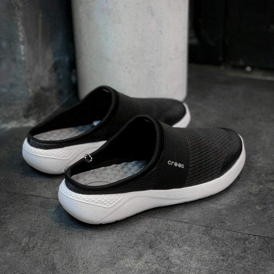 Giày sục vải cross literide mesh mule màu đen dành cho nam.