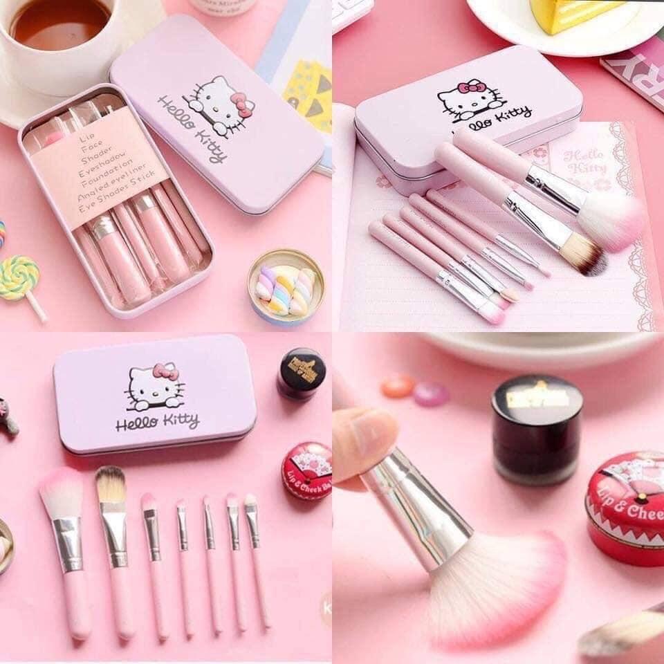 Bộ cọ trang điểm 8 cây Hello Kitty