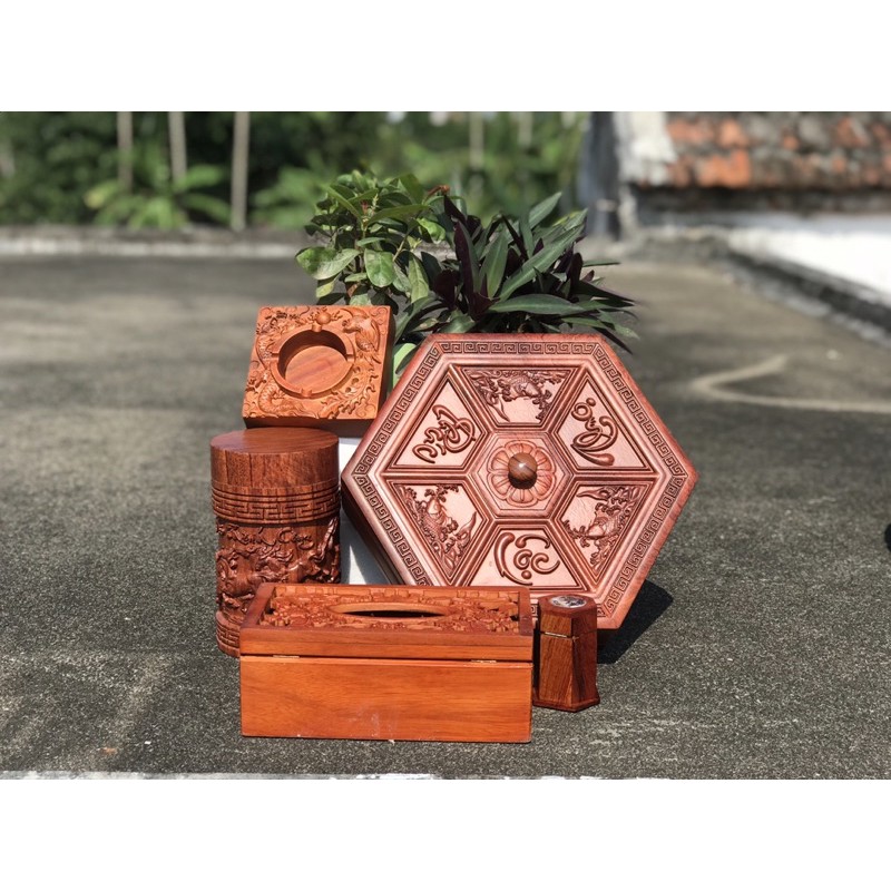Hàng Tết . Bộ đồ gia dụng khay bánh mứt , hộp đựng chè , gạt tàn thuốc lá , hộp giấy ăn , lọ đựng tăm bằng gỗ Hương