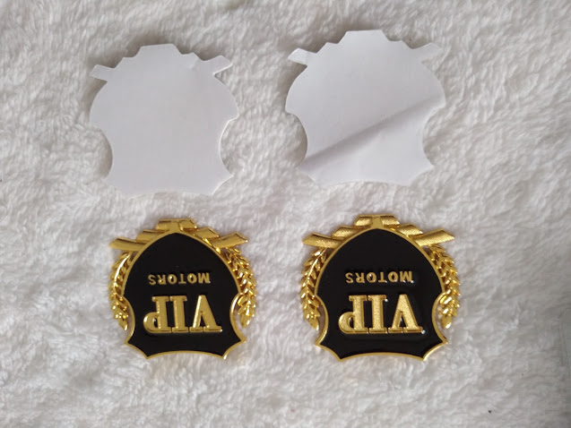 Bộ 2 biểu tượng logo nổi 3D bông lúa trang trí xe ô tô VIP