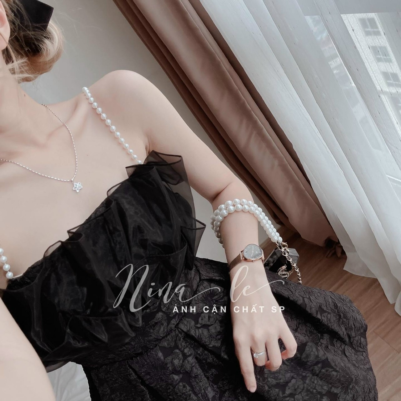 Đầm xếp ly cúp ngực phối vaon kiến kết hợp vai cờm