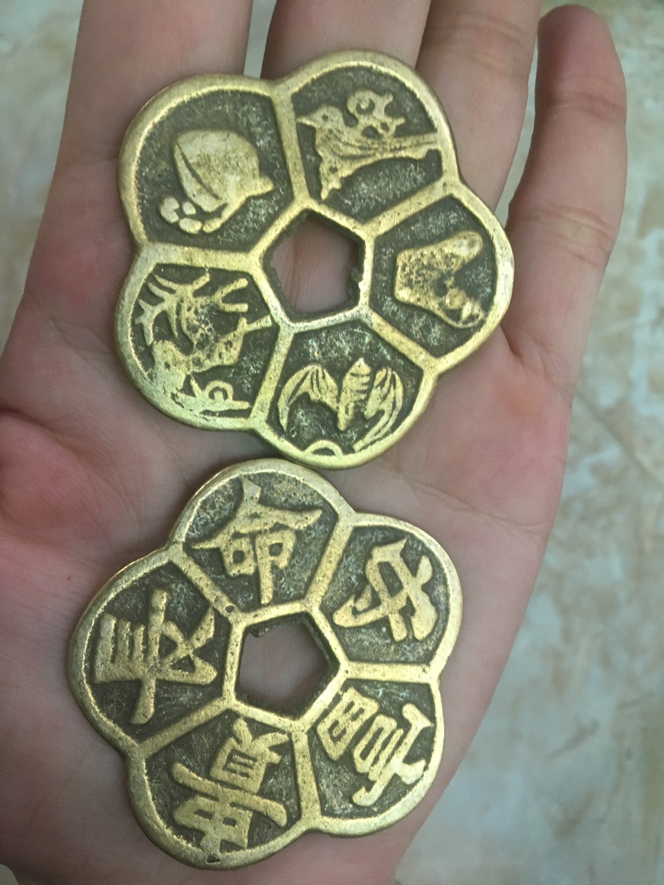 Đồng xu hoa mai kim tiền, đồng xu bỏ ví may mắn