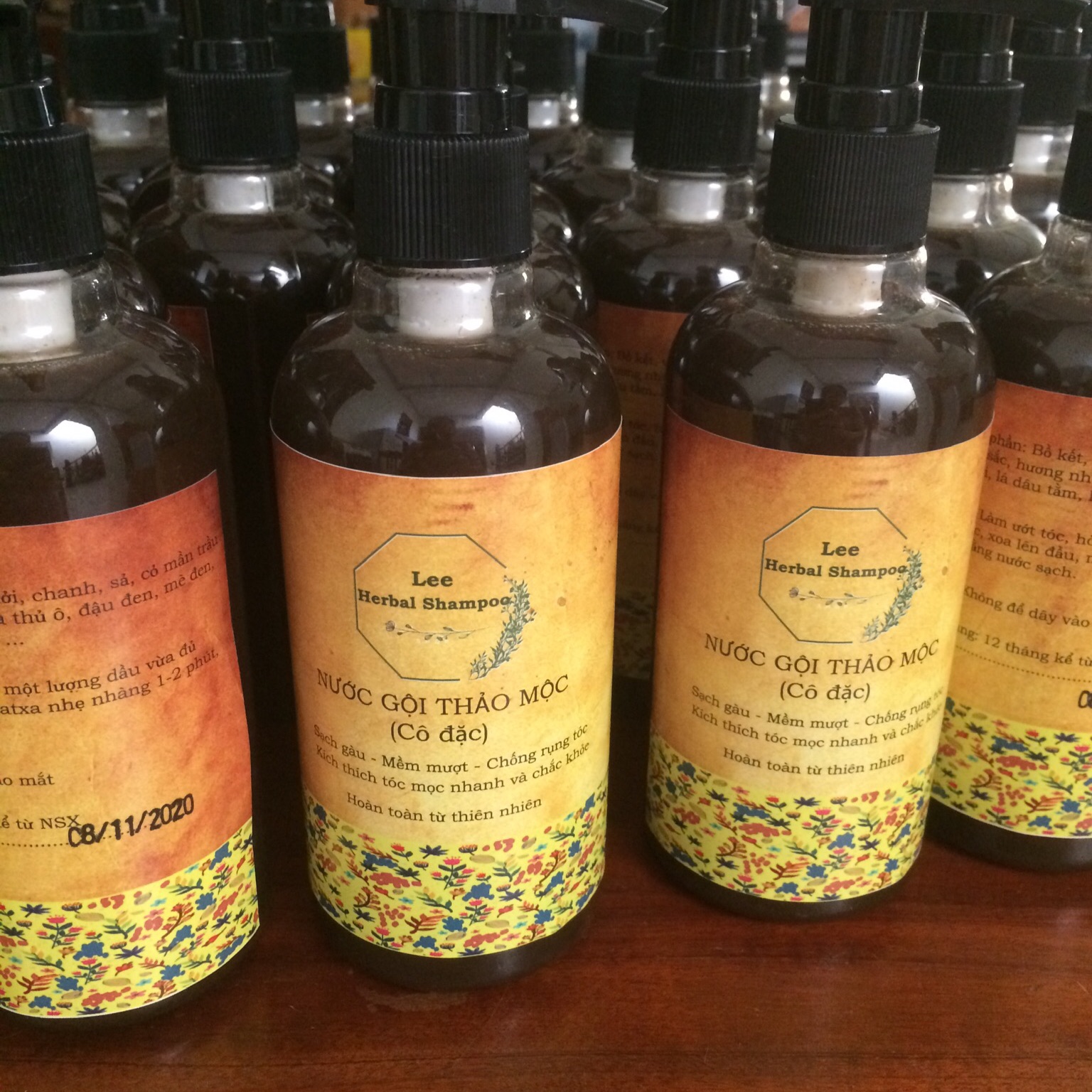 Nước gội thảo mộc Lee Herbal Shampoo