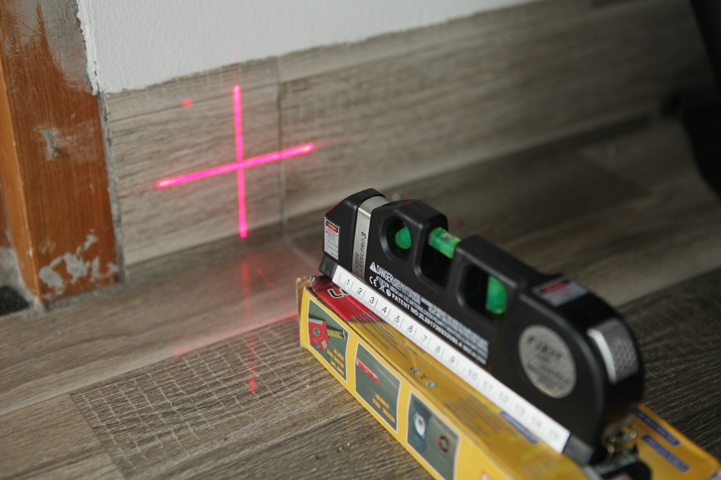 Máy đánh thăng bằng dùng laser