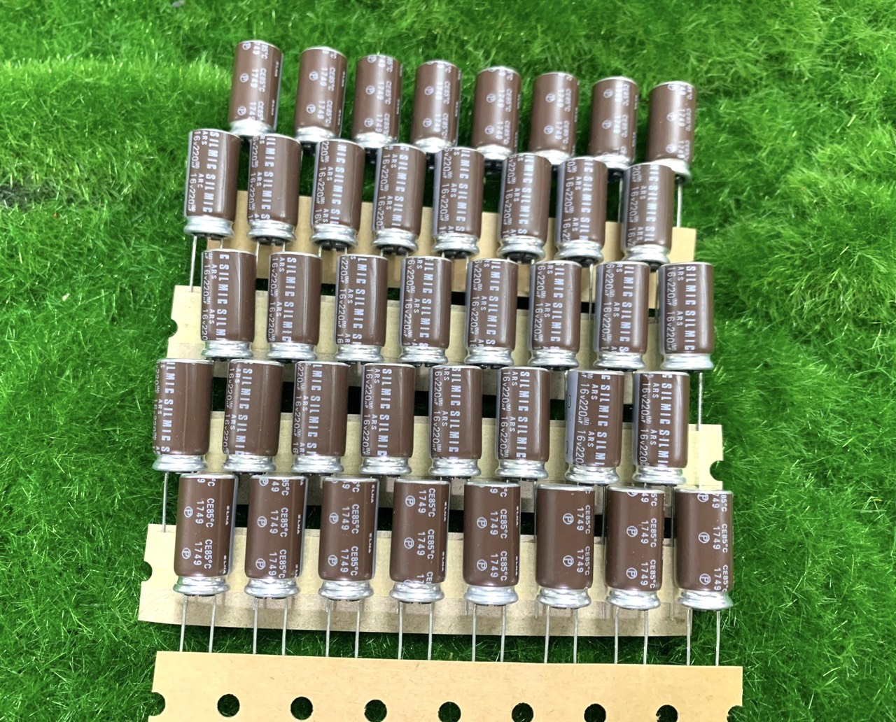 Tụ elna silmic ars 16v 220uf , 16v220uf , 220uf16v , 220uf 16v