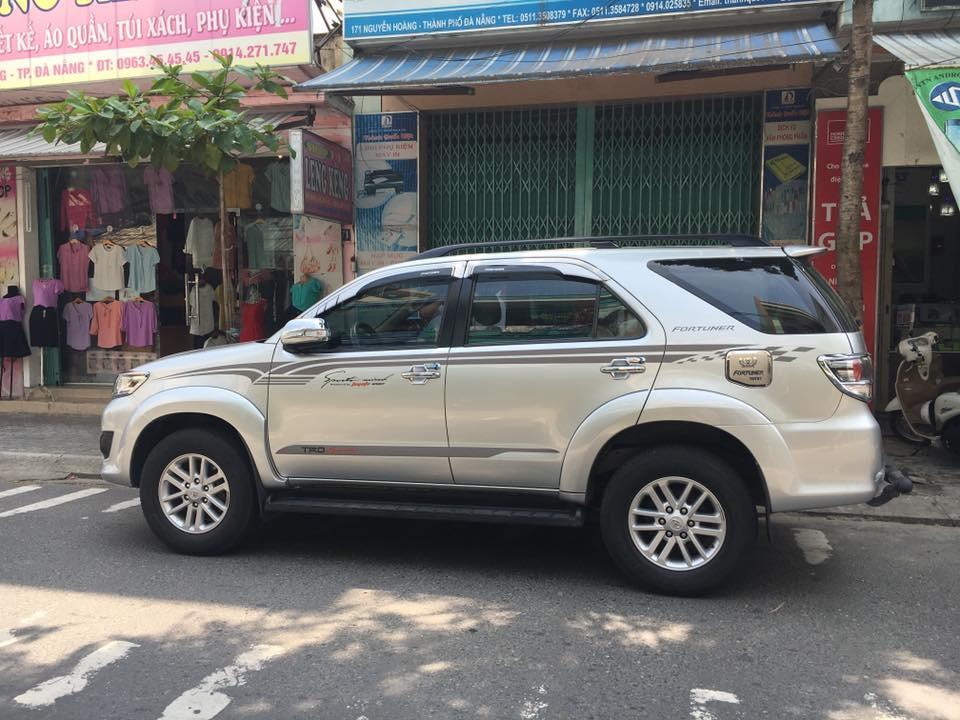 Tem dán sườn xe Fortuner Bạc