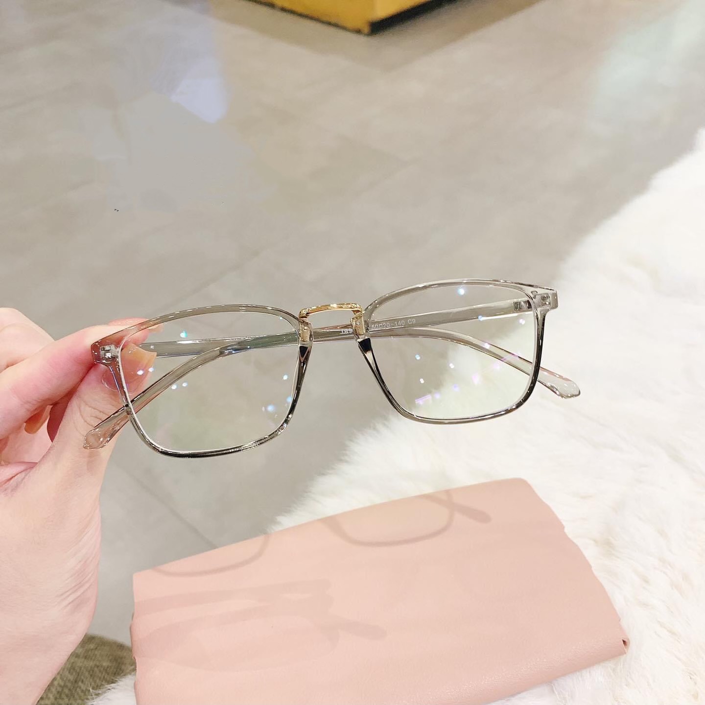Mắt Kính Chống Nắng Nam Nữ Kính Mắt Thời Trang Hàn Quốc Gọng Màu Xám Chất Liệu Siêu Dẻo Trẻ Trung