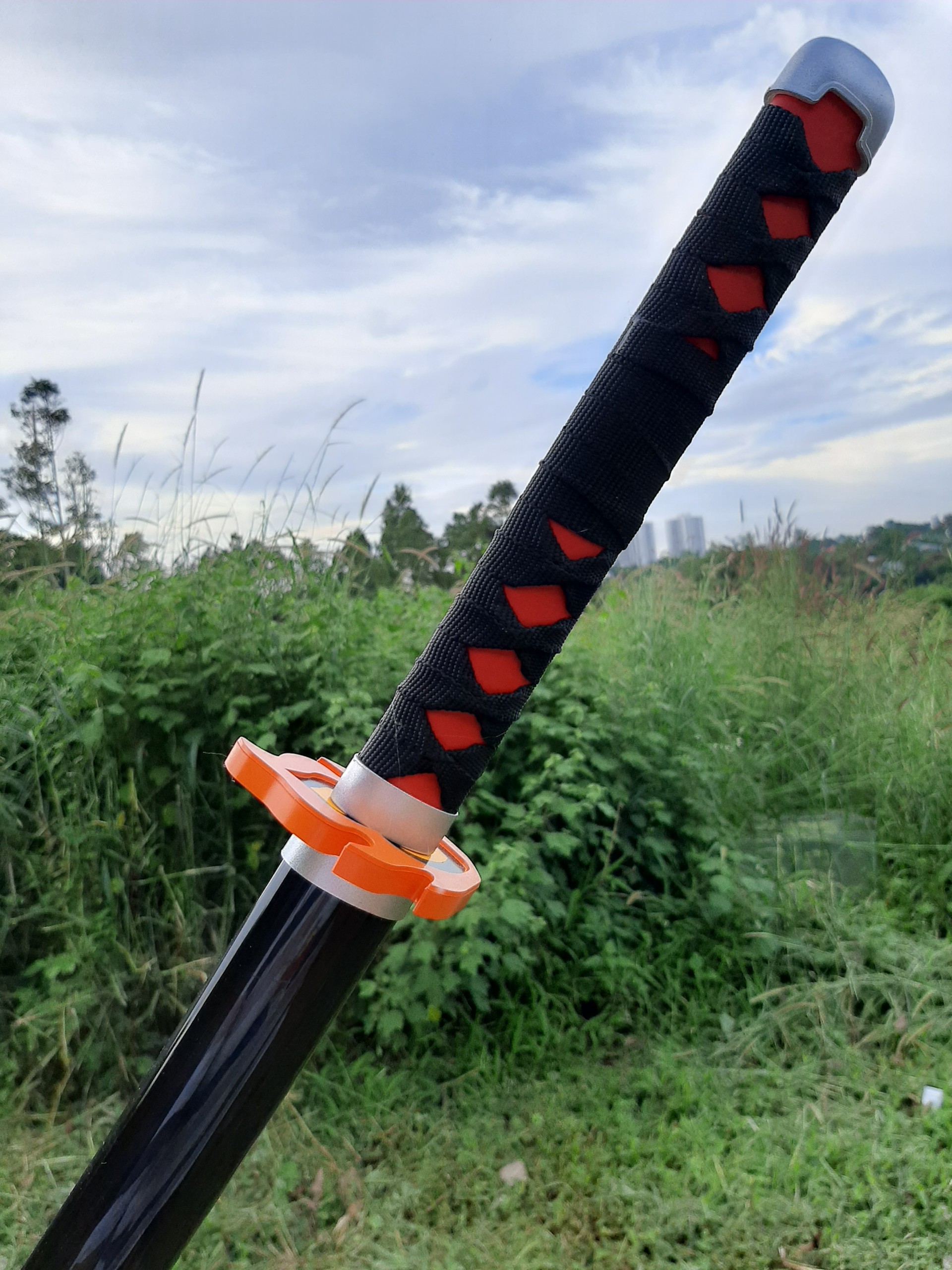 Đạo cụ hóa trang gỗ Tanjirou làng thợ rèn -1m - Kimetsu No Yaiba - Baystore