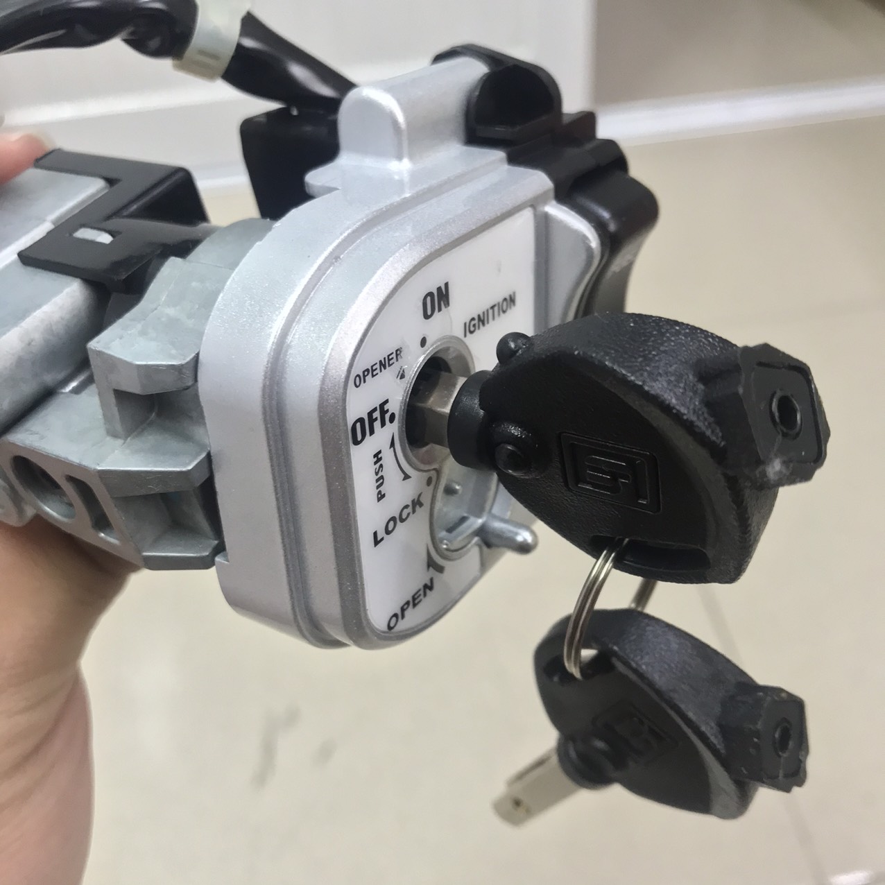 [HCM]Khóa chống trộm xe máy 6 cạnh Airblade 2016-Lead 2015 Lead 2014 Novo Lx Wave 2017 hàng chất lượng gian hàng vừa mở giá cả ưu đãi cực lớn