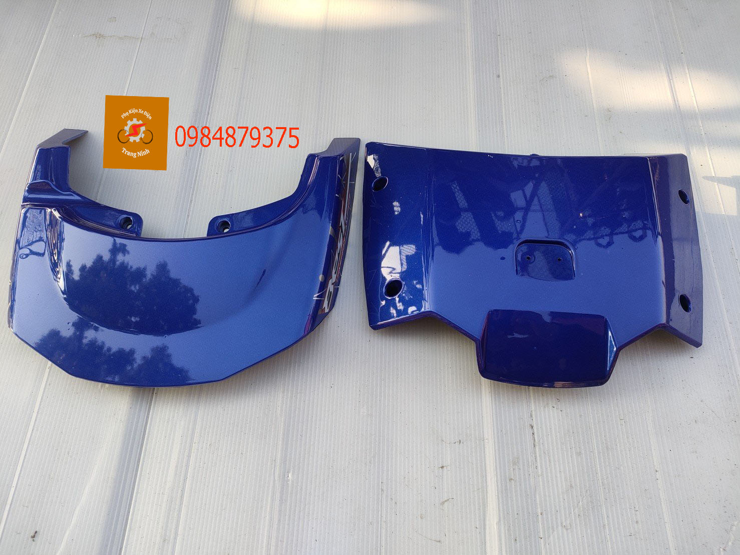Ốp đèn hậu xe điện m133 không dán tem