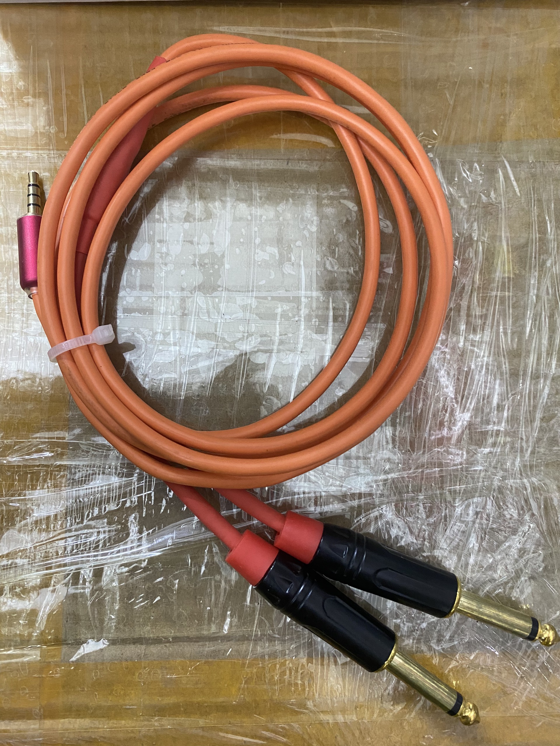 Dây livestream 6Ly Ra 3.5 Cao Cấp Cho Dòng mixer F4-F7-G4 Và sound card icon-u16 mk3(Hàng Đắt)