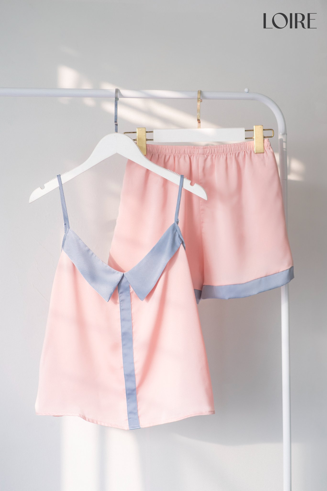 Bộ đồ ngủ lụa hai dây viền xanh loirechic bhdn10