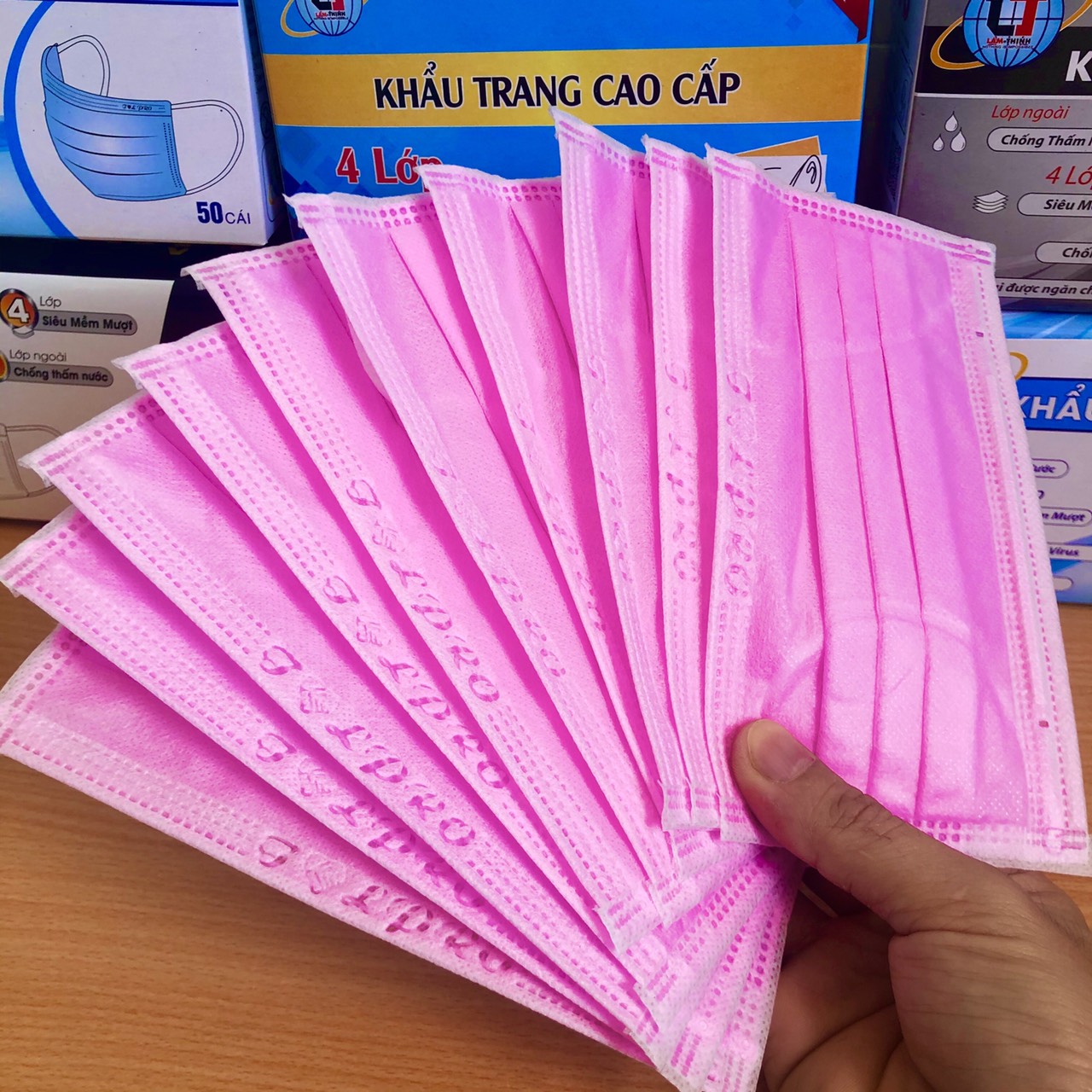 Khẩu trang y tế 4 lớp màu hồng - hộp 50 cái