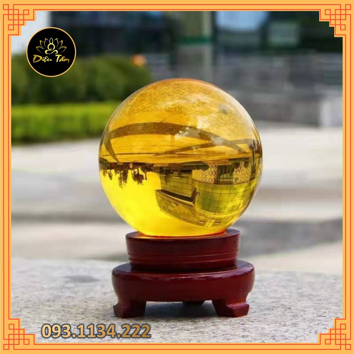 Quả Cầu Phong Thủy Thủy Tinh để bàn màu Vàng - Hợp Mệnh KIm , Thổ - Xoay Chuyển Thời Vận - Tặng Kèm Đế