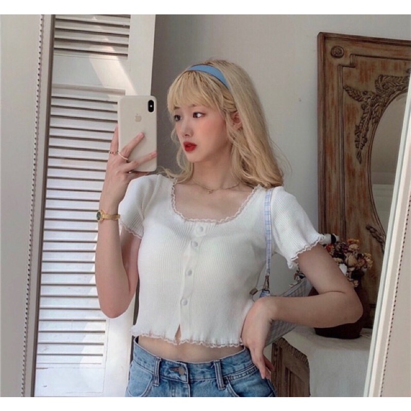 Áo croptop phối ren xinh xinh