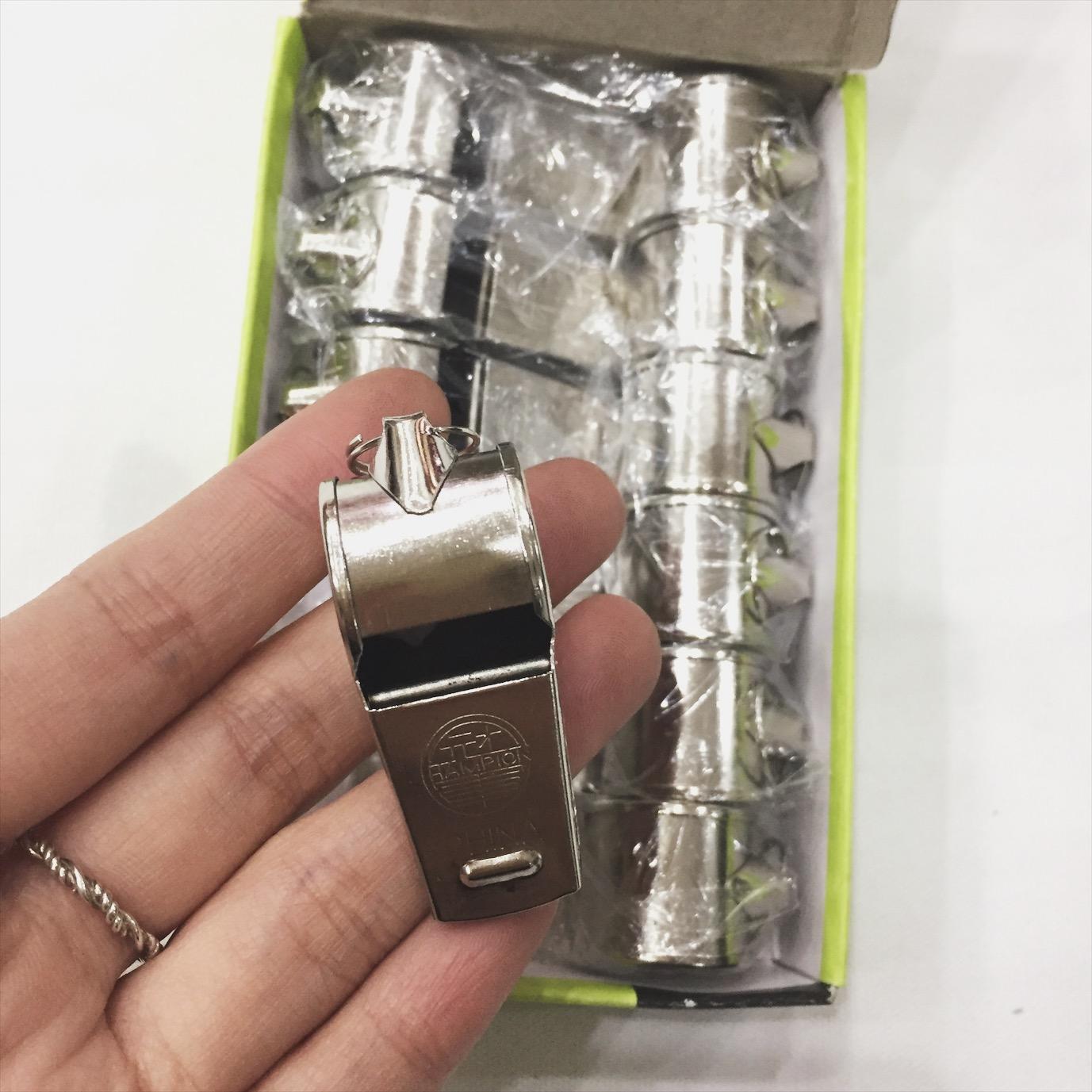 Bộ Còi sắt hộp 12 cái, còi inox thể thao, còi trọng tài