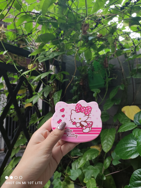 Gương Hello Kitty kèm lược
