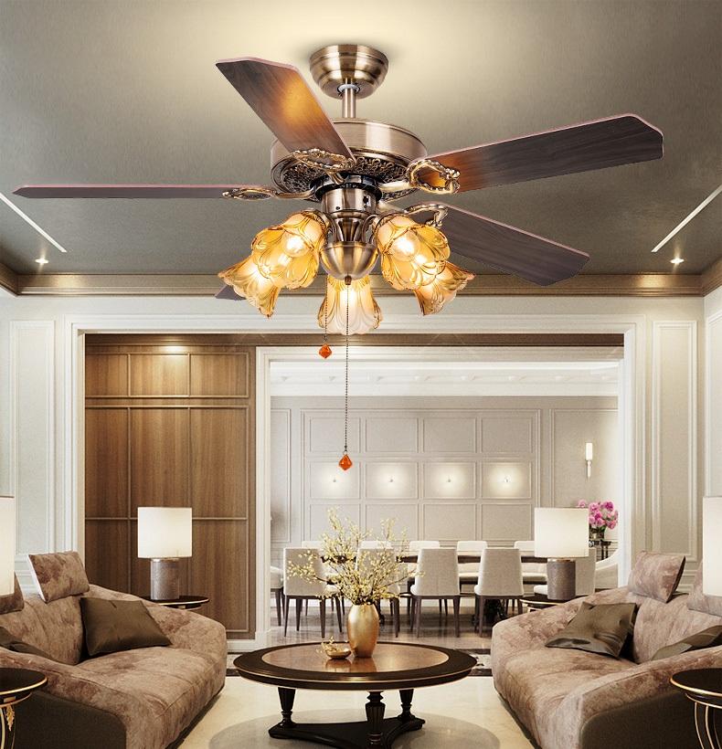 Quạt trần tân cổ Châu Âu - Đèn Quạt trần trang trí 5 cánh gỗ ba bóng đèn. Cam kết giá tốt trên thị trường.