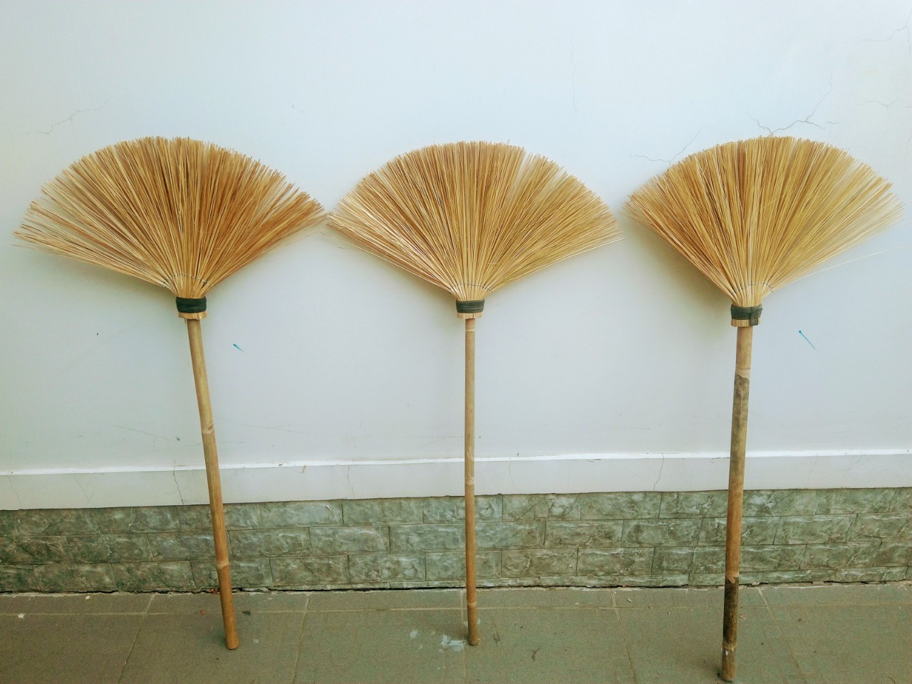 [HCM]Chổi quét nước quét sân vườn, cán dài chống đau lưng sử dụng đa năng cho khuôn viên ngoài trời