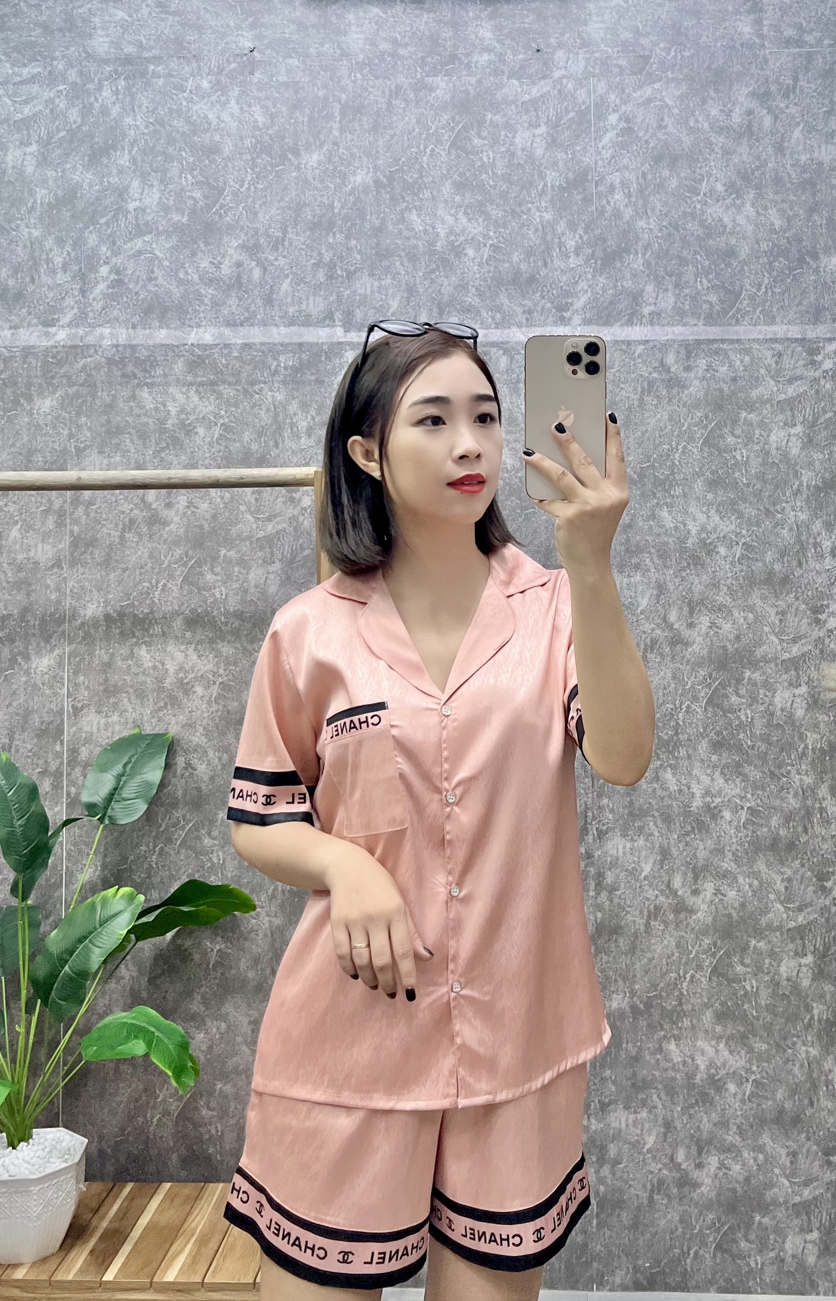 Đồ bộ nữ mặc nhà anh mỹ pijama chất liệu lụa xước tay ngắn quần ngắn xuocdui-05