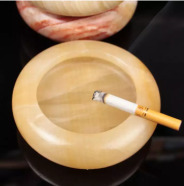 Gạt tàn thuoc bằng đá Ngọc bích tự nhiên