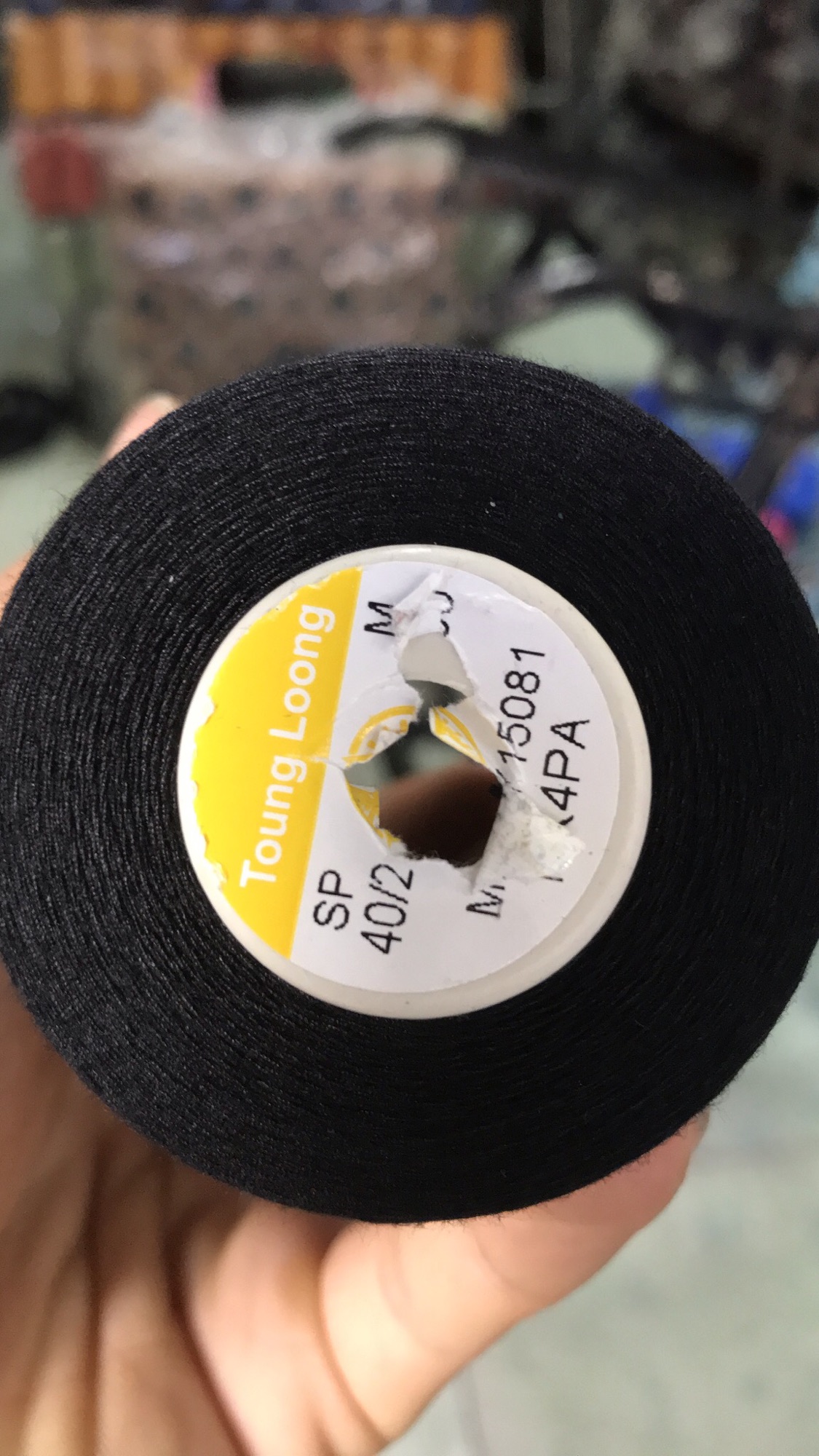 [HCM]Chỉ may đen công nghiệp 40/2 từ 4000m đến 5000m