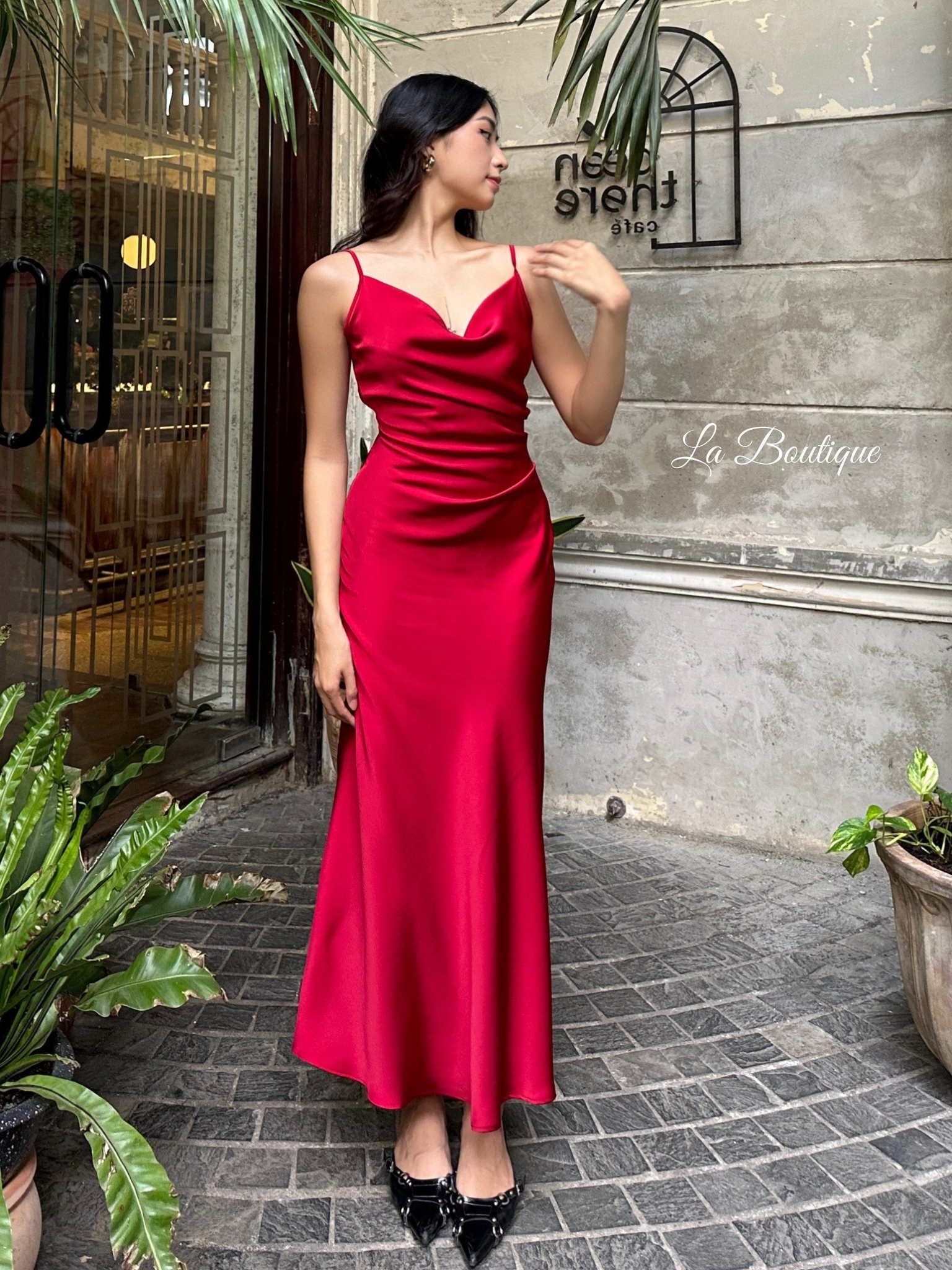 Đầm lụa dài hở lưng LA BOUTIQUE cổ đổ thiết kế sang trọng cao cấp