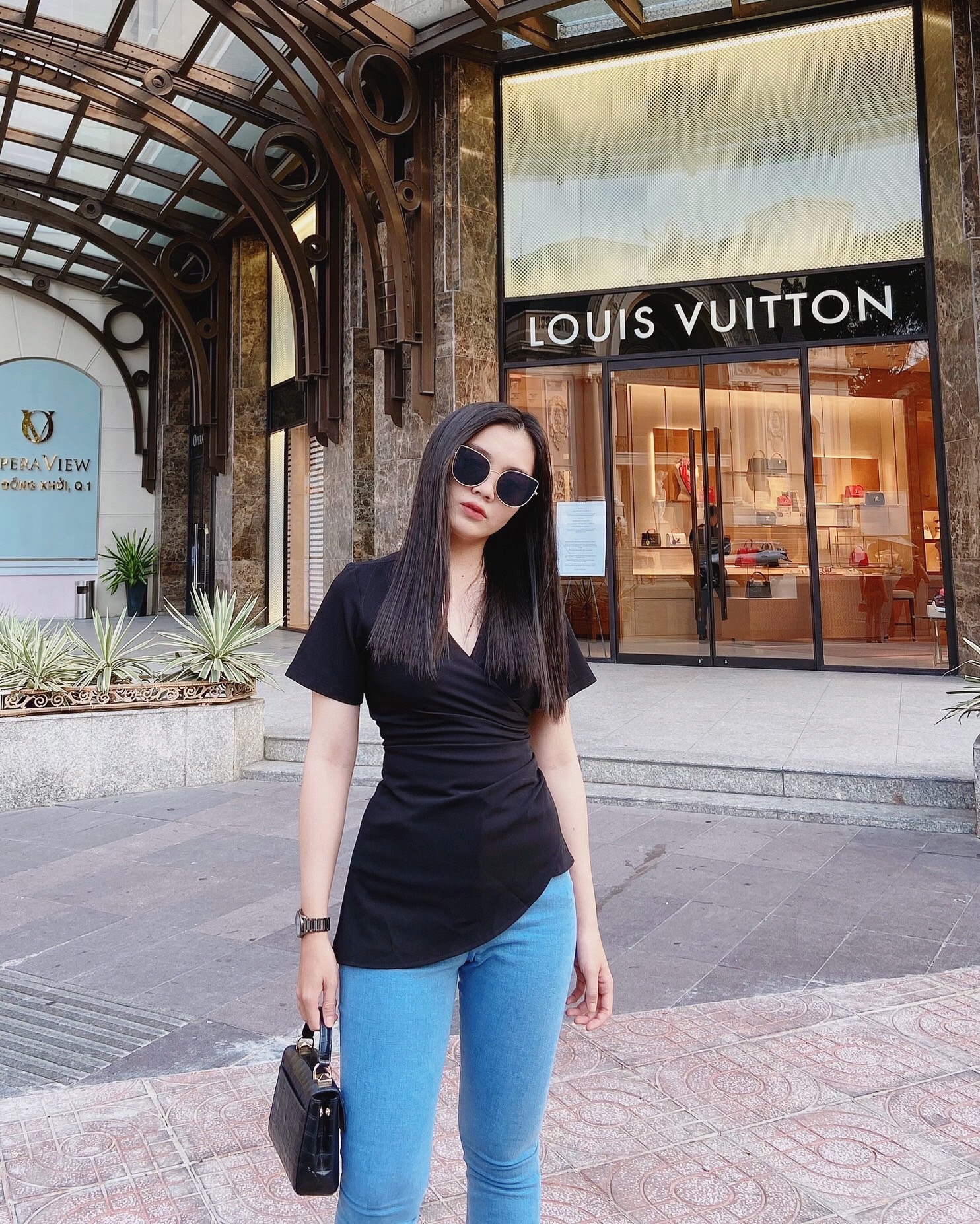 Áo đen công sở, v black shirt - orli label