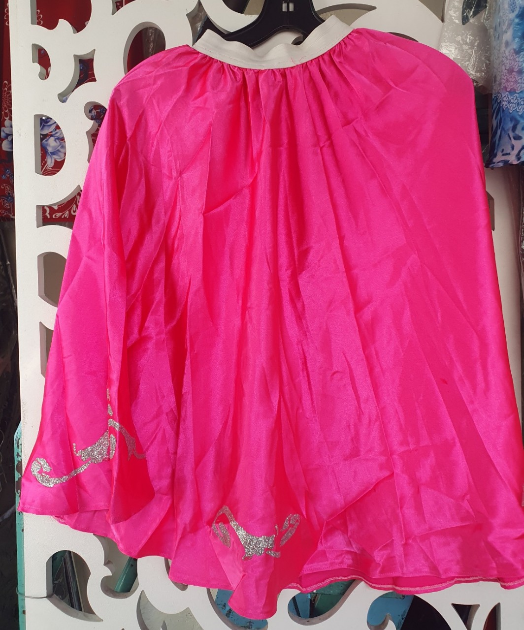 váy hồng, lưng thun, size L, XL, 2XL, có đính kim tuyến, dài qua gối, xòe