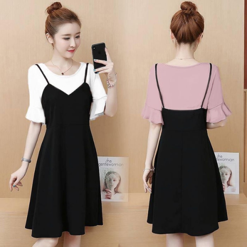 Đầm thun liền phối màu tay loe dáng xòe