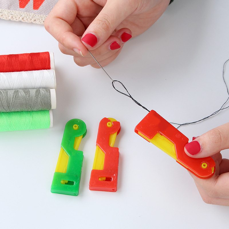 dụng cụ xâu kim xỏ chỉ