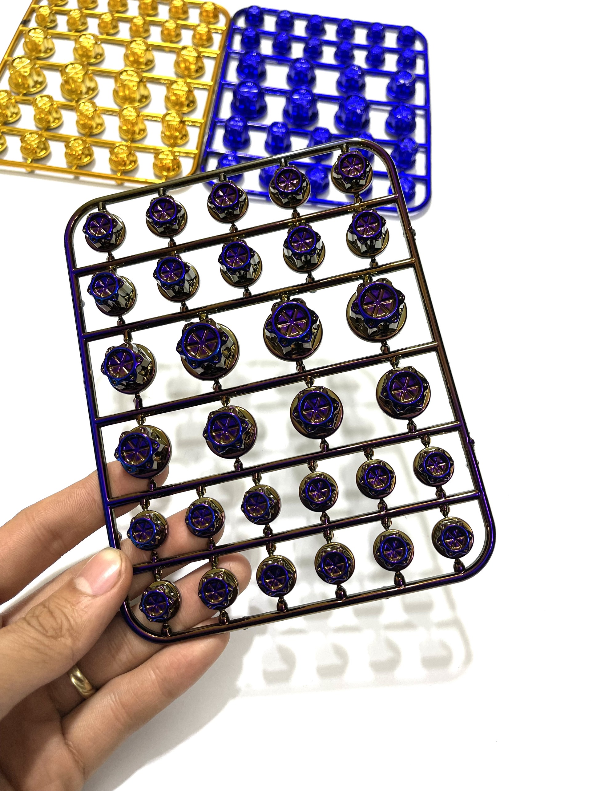 Chụp ốc trang trí xe máy các màu - Chụp ốc 7 màu Titan Salaya