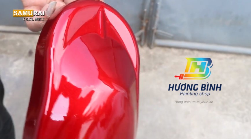 Sơn xịt Samurai màu Đỏ Yamaha - 1108 (cần sử dụng với nền màu Bạc mới lên được màu chuẩn và đẹp)