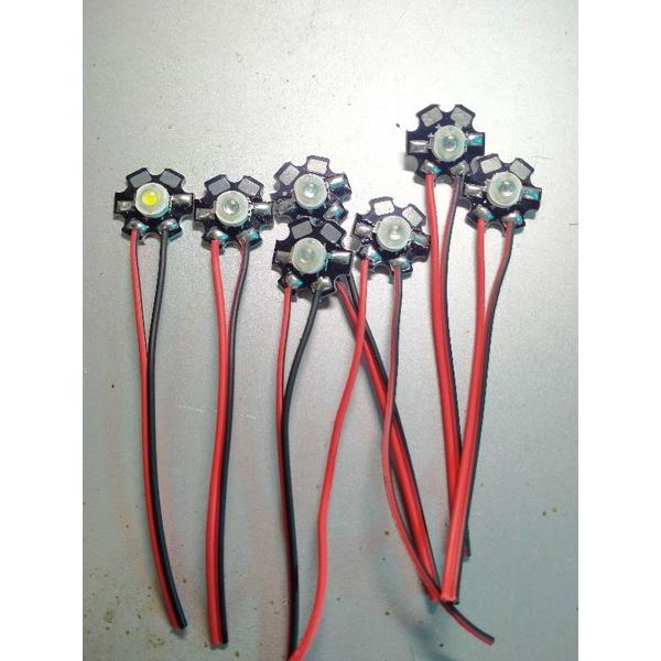 Hot-selling household goods Bóng đèn led siêu sáng lắp cho diều Bóng đèn led siêu sáng có nhiều màu (có dây nối sẵn về chỉ việc nối.SL: 1 bóng)