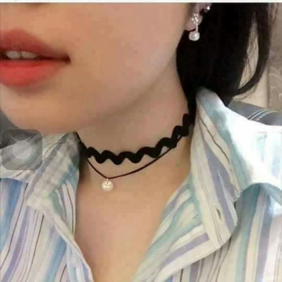 Chocker cổ đôi ren gợn sóng kèm hạt trắng