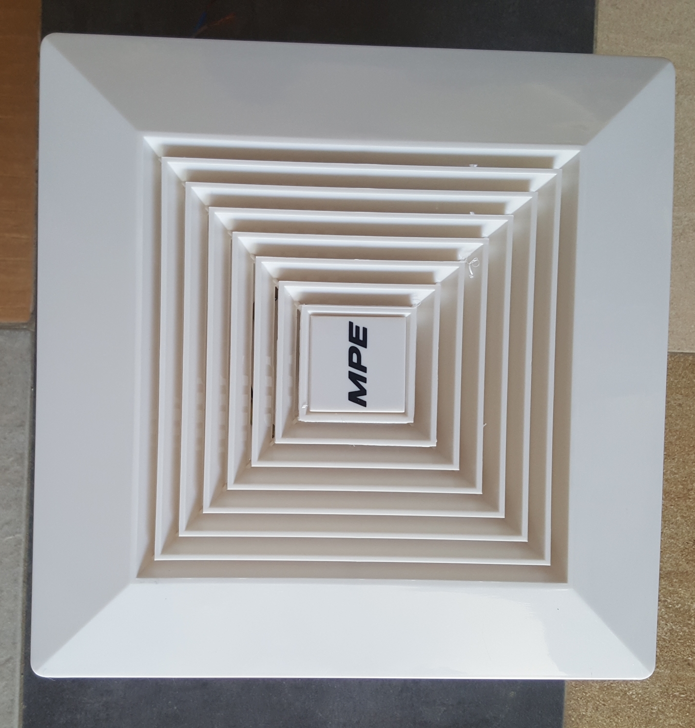 Quạt hút âm trần gắn ống phi 100mm, đường kính cánh 120m AFC-130 MPE (Kích thước đục lỗ trần 200x200mm) - Quạt hút tường Onchyo BF-12LHP10, đường kính cánh 120mm, Công suất 25w