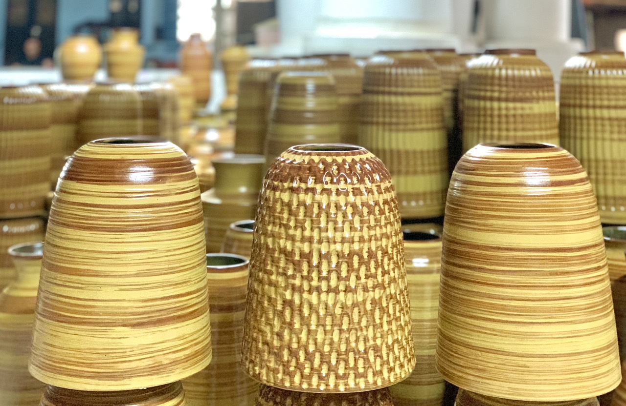 Lọ hoa chuông nhỡ. Lọ cắm hoa. Lọ hoa men mộc. Lọ hoa Bát Tràng
