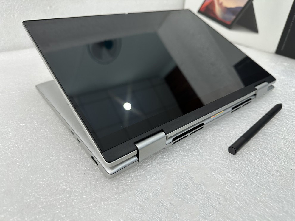 Dell Inspiron 7430 2 in 1 i7 1355U 14-Inch FHD+ cảm ứng gập 360 độ