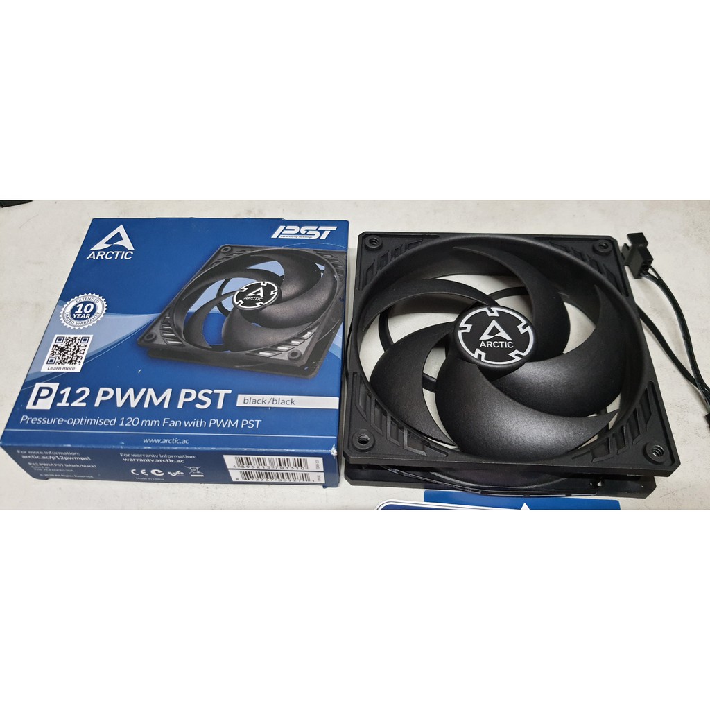 Quạt tản nhiệt fan arctic p12