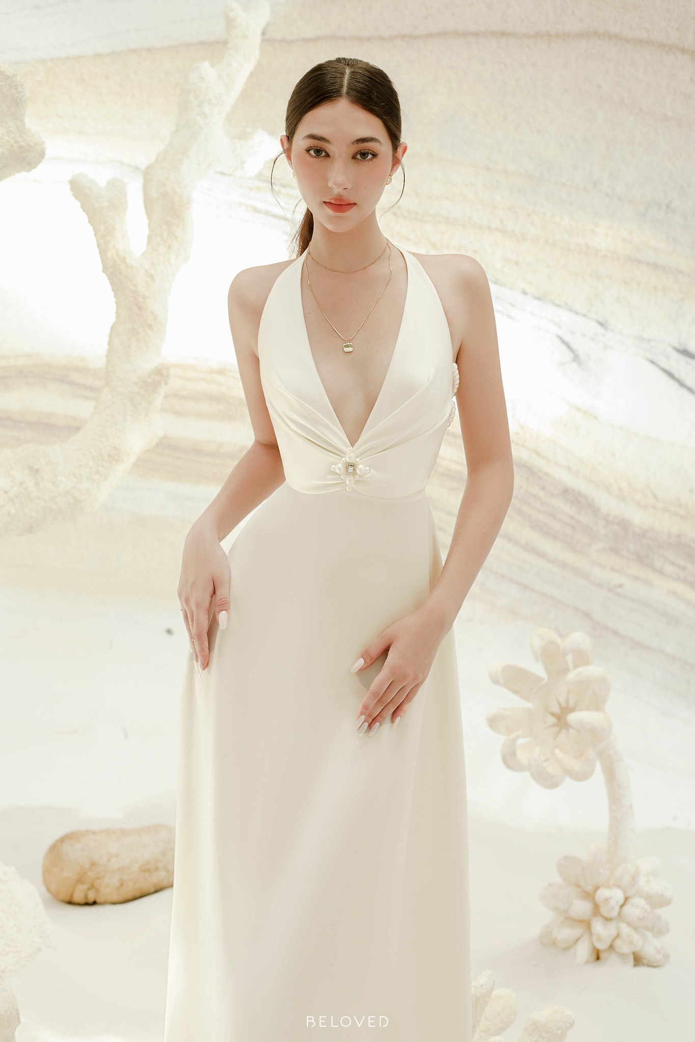 Váy lụa nữ thần cổ V xẻ sâu quyến rũ - Beloved Heidi Dress