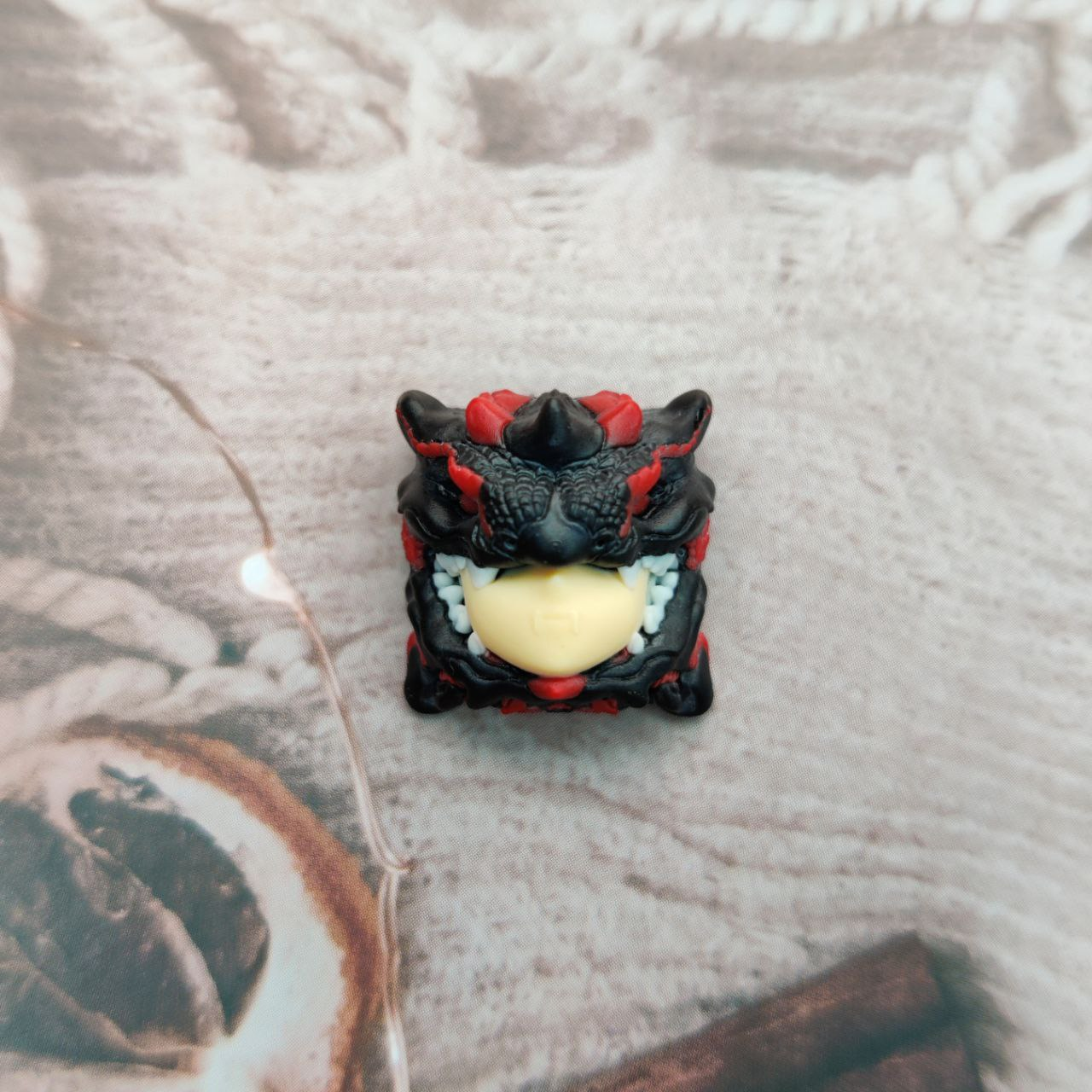 Artisan Keycap - Nút bàn phím cơ resin handmade Dragon Knight Đen Đỏ