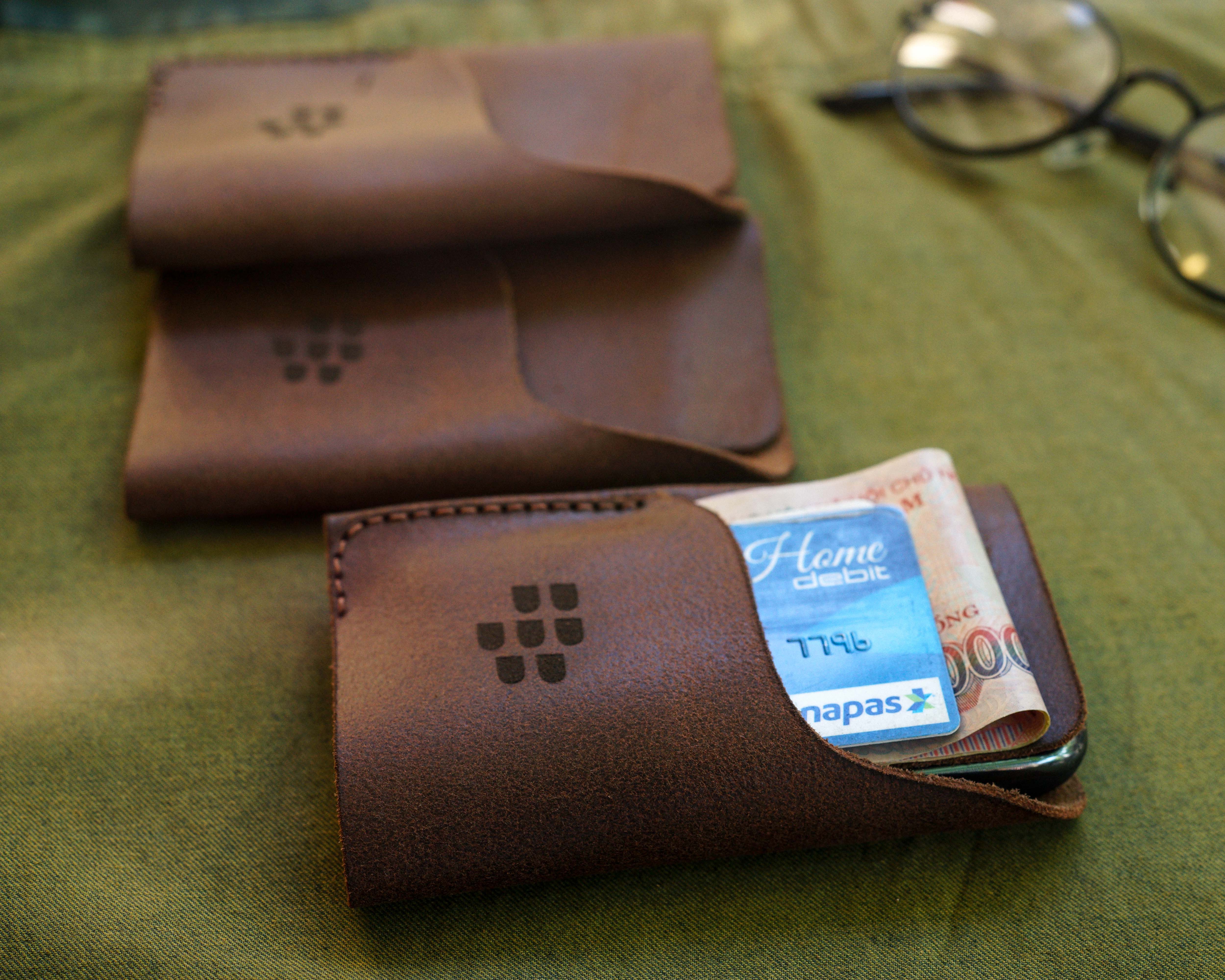 Bao Da Điên Thoại Da Bò Thật Mài Nhám Bền Đẹp Black.berry 9981,9983,9982,9900,9300,9700,9000,8900 Chính Hãng RAM Leather